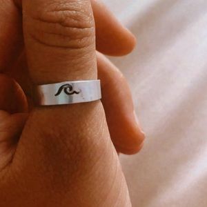 wave stamped ring :)